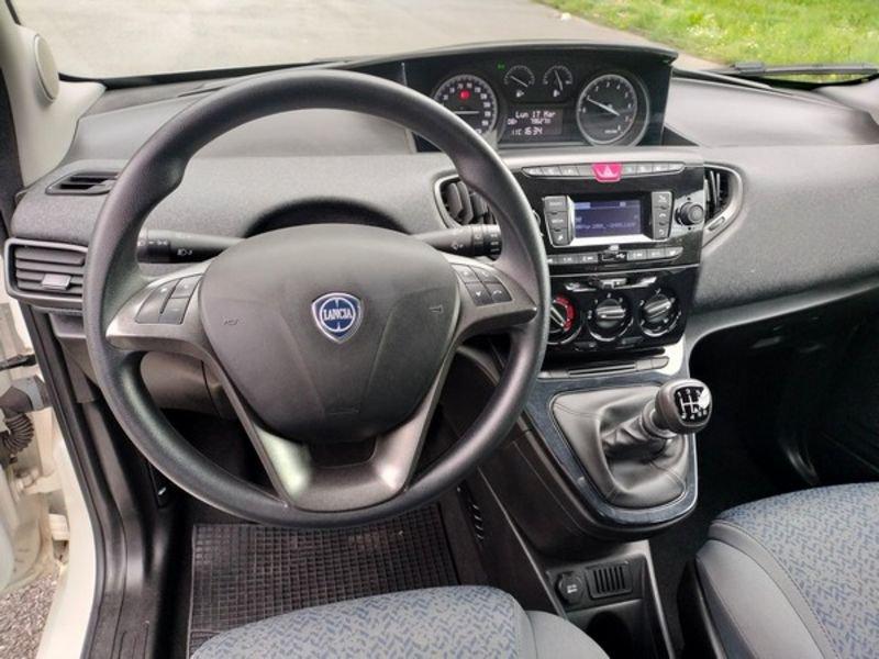 Lancia Ypsilon 1.0 FireFly 5 porte S&S Hybrid Silver