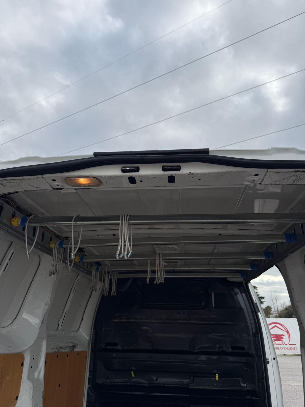 Peugeot Expert 2.0 BlueHDi 120 CV 2017