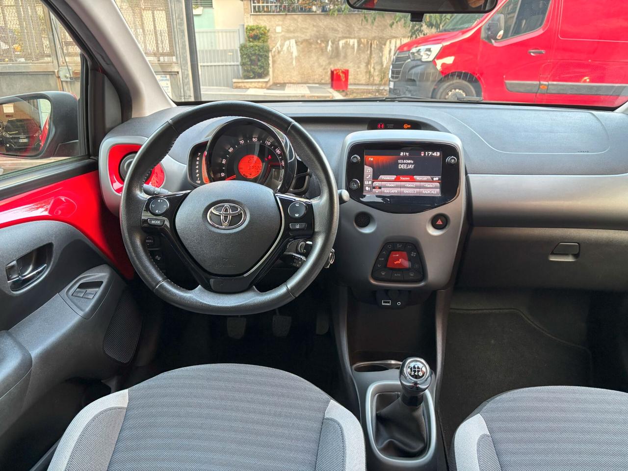 Toyota Aygo Connect 1.0 VVT-i 72 CV x-clusiv PREZZO REALE