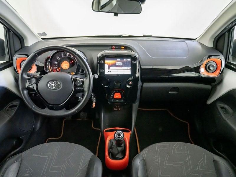 Toyota Aygo Connect 1.0 VVT-i 72 CV 5 porte x-wave orange