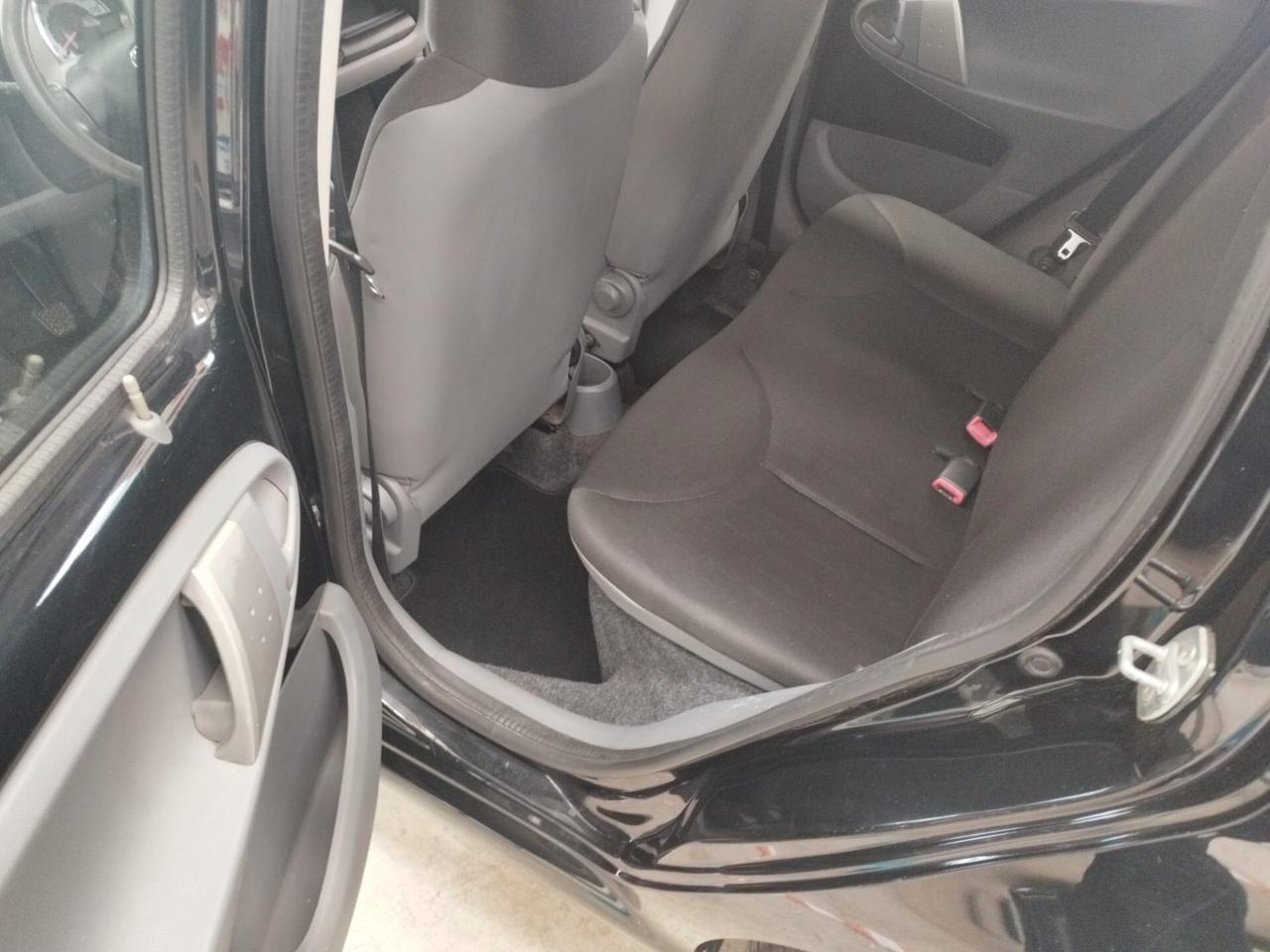 Toyota Aygo 1.0 12V VVT-i 5 porte Sol