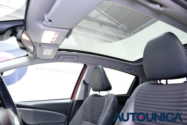 TOYOTA Yaris 1.5 HYBRID 5 PORTE STYLE NEOPATENTATI