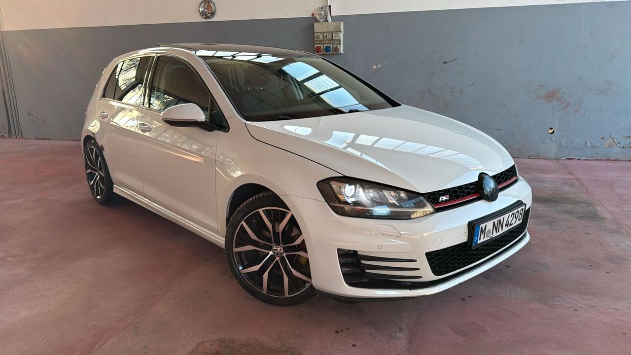 Volkswagen Golf 2.0 TDI 5p. 4MOTION Highline BlueMotion Technology