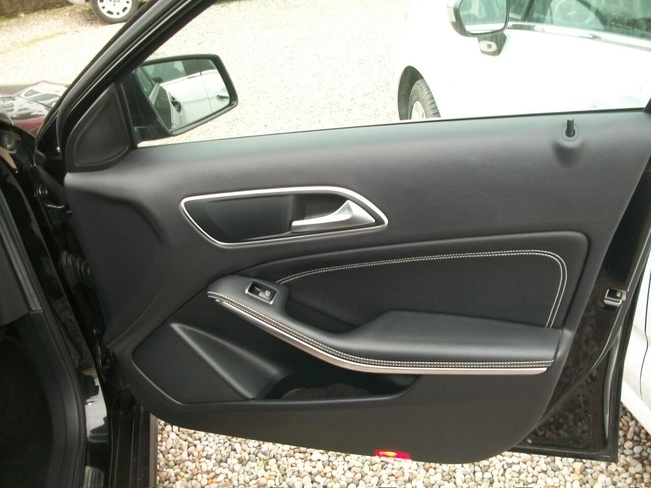 Mercedes-benz A 180 Premium CC 1595 KW 90 HP 122 KM 97650 TALIANDATI GARANZIA UN ANNO BENZINA EURO 06 NERA