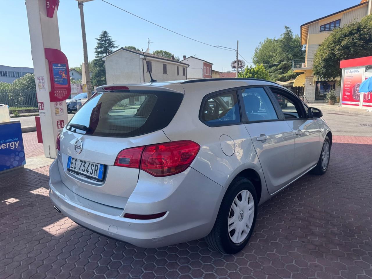 Opel Astra 1.4 Turbo 120CV Sports Tourer Cosmo METANO