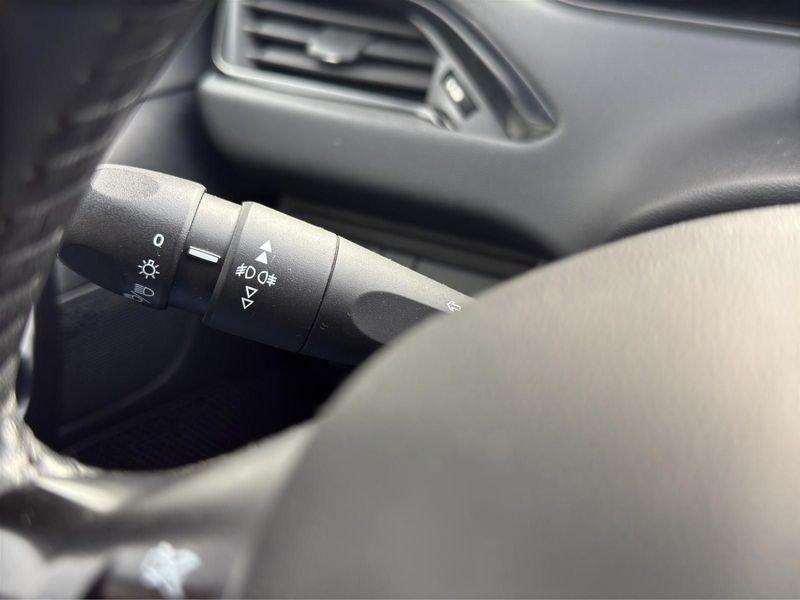 Peugeot 208 208 5p 1.2 PTech 82cv Active