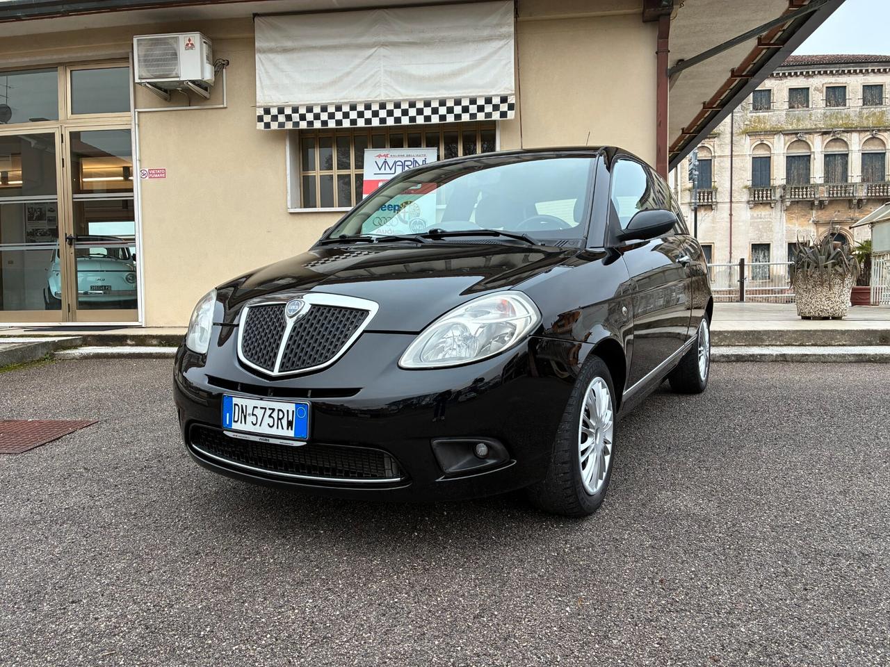 Lancia Ypsilon 1.2 Oro Plus