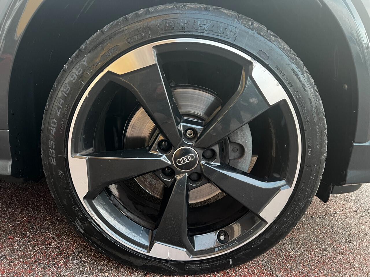 Audi Q2 1.6 TDI-S Line-Modello Edition