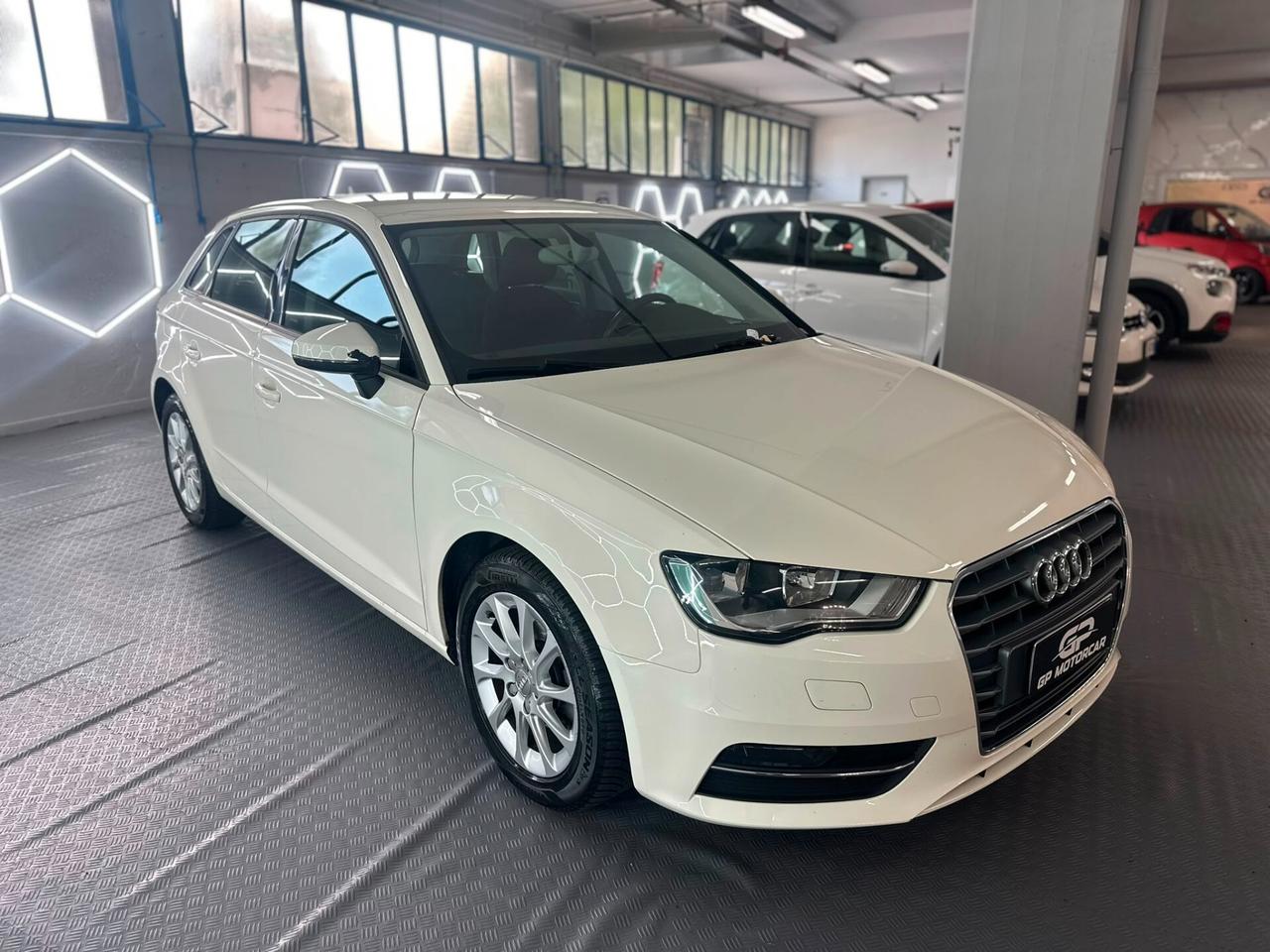 Audi A3 Sedan 1.6 TDI clean diesel Ambition
