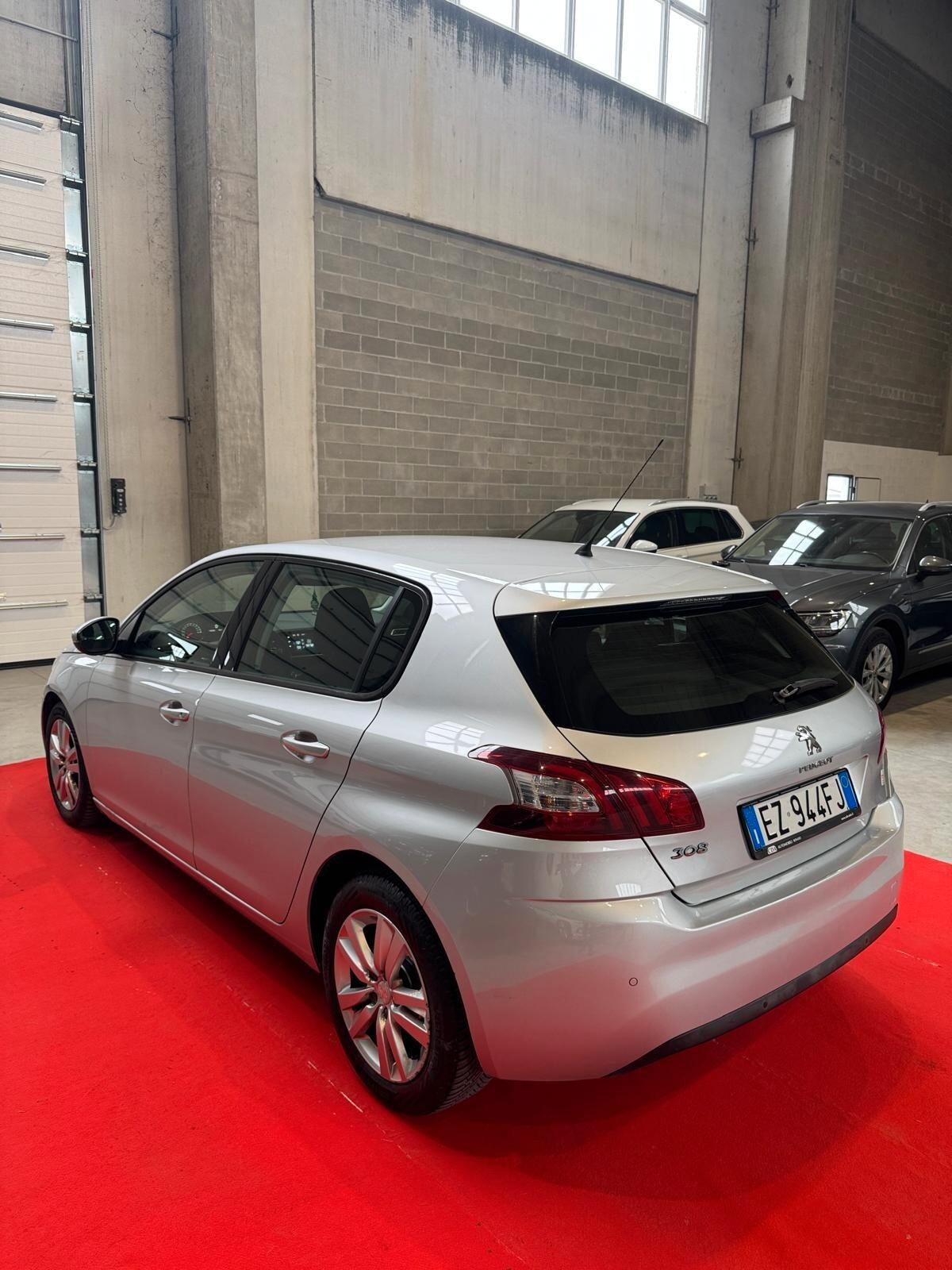 Peugeot 308 II 2015 5p 1.6 hdi 8v Active 92cv fap