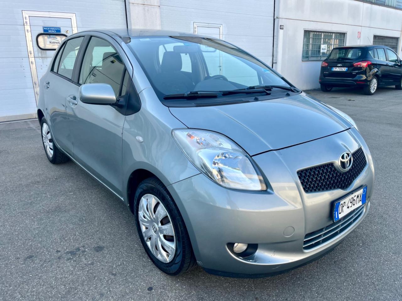 Toyota Yaris 1.3benz 2008 138.000km per neopatentati