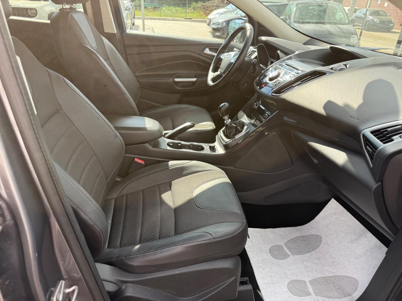 Ford Kuga 2.0 TDCI 140 CV 4WD Titanium