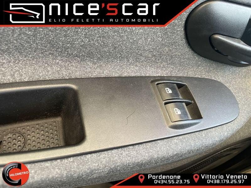 Lancia Ypsilon Ypsilon 1.0 FireFly 5 porte S&S Hybrid Ecochic Silver