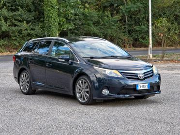 Toyota Avensis 2.2 D-4D Wagon Lounge 2012-E5B Manuale