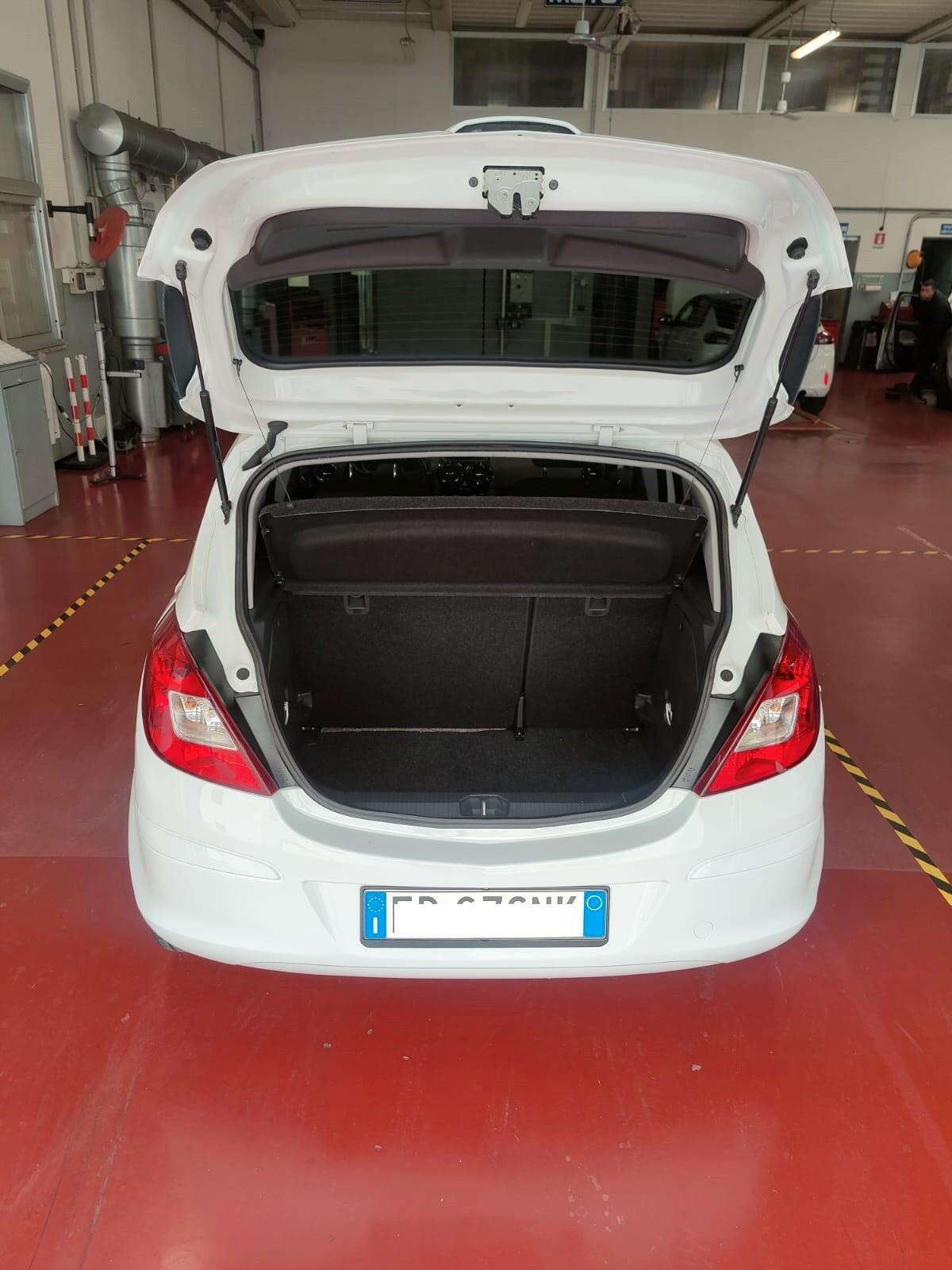 Opel Corsa 1.2 5 porte Easytronic Enjoy
