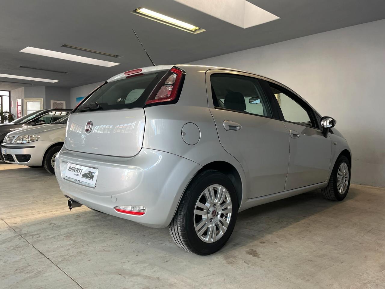 Fiat Punto 1.2cc LOUNGE 69cv EURO6B 5 P.TE - OK NEOPAT.