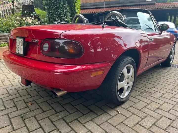 Mazda MX-5 1.6i 16V cat