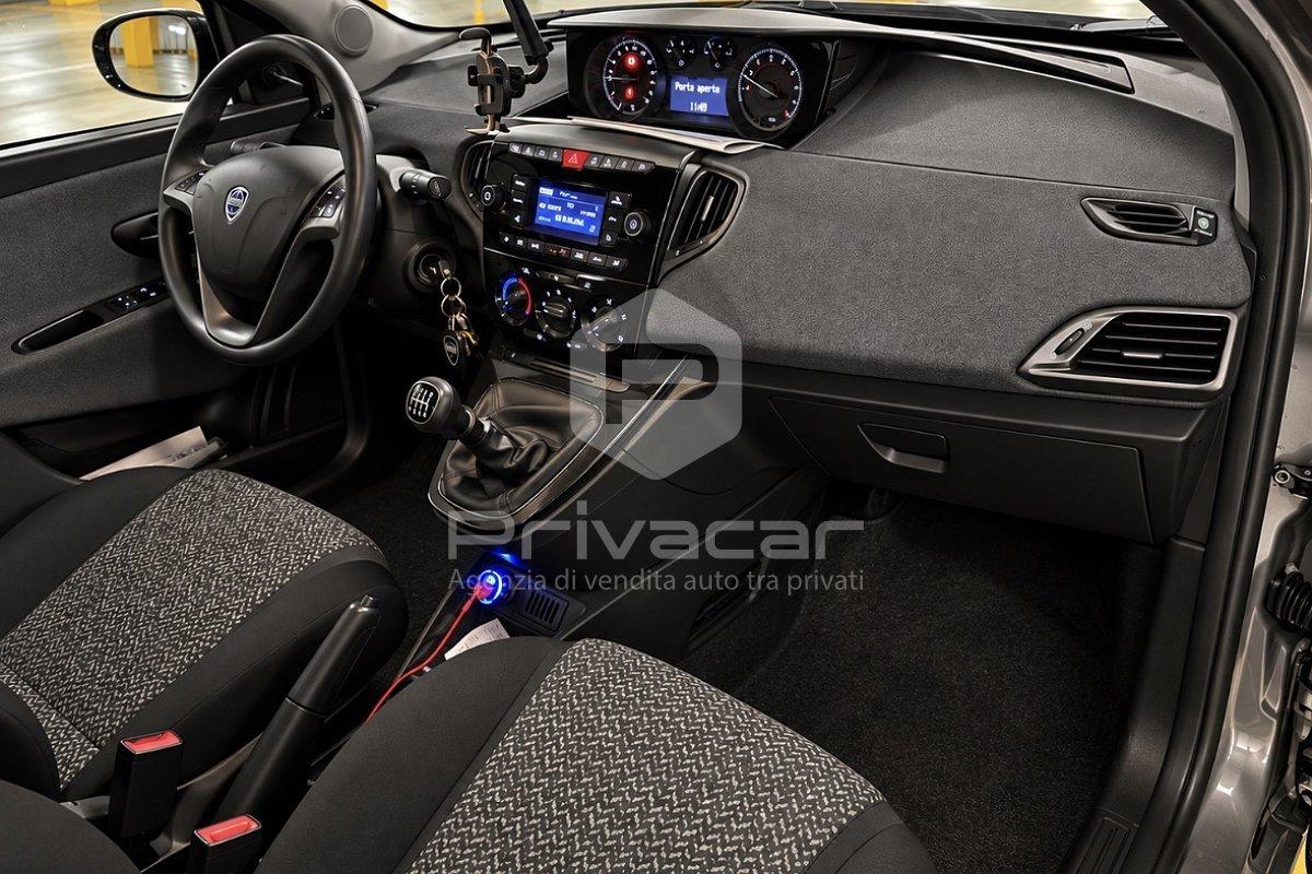 LANCIA Ypsilon 1.0 FireFly 5 porte S&S Hybrid Silver