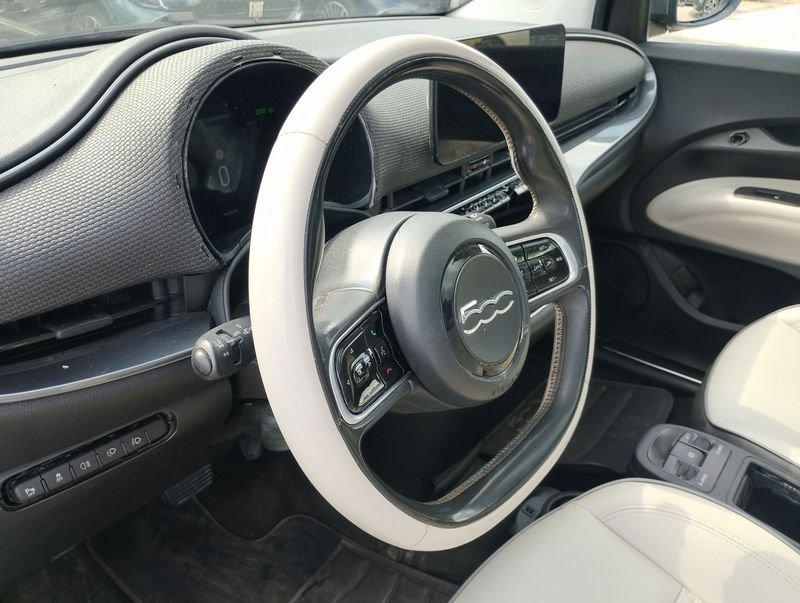 FIAT 500 500e 42 kWh La Prima