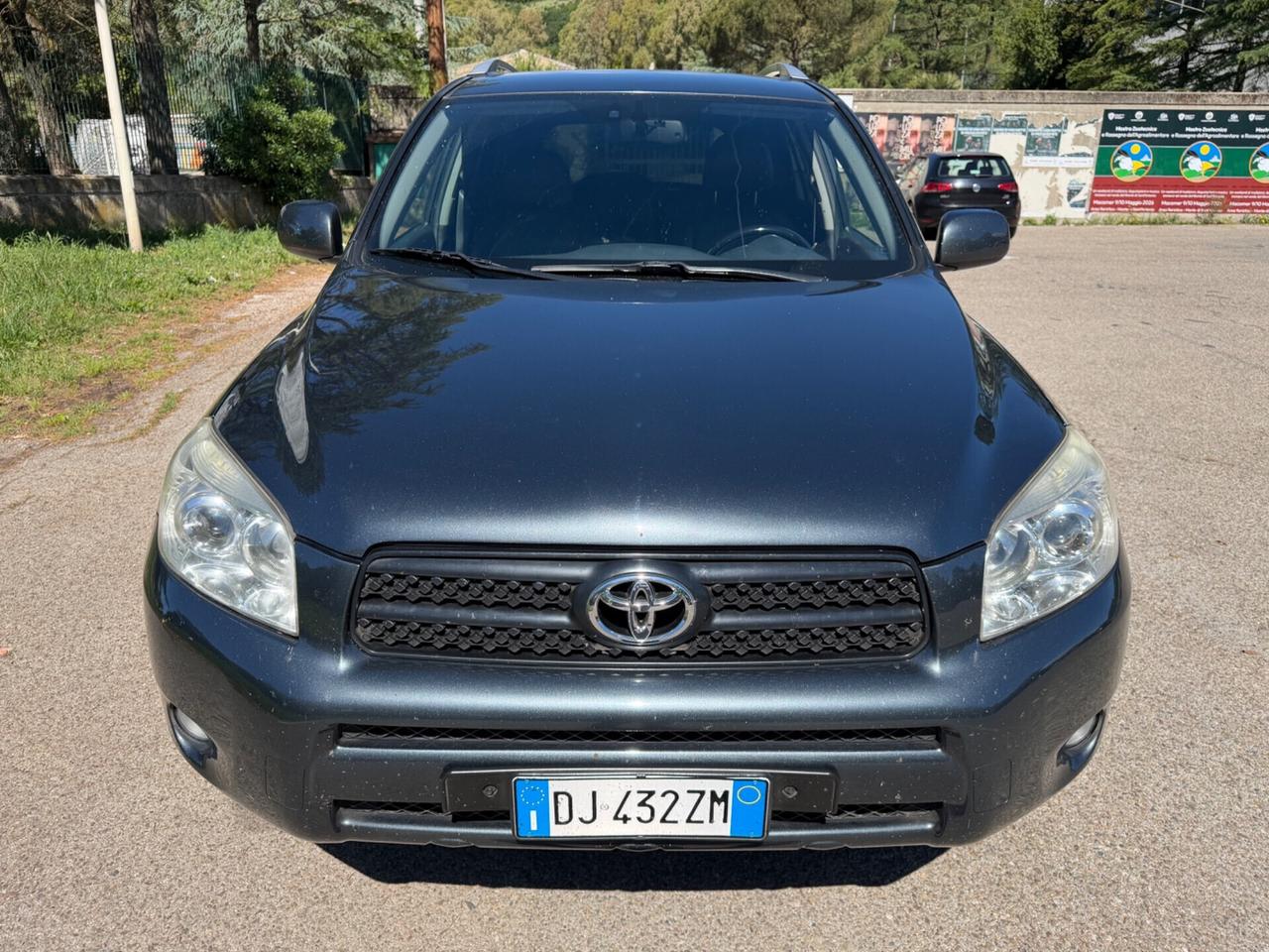 Toyota RAV 4 2.2 D-4D 136 CV tenuto maniacalmente