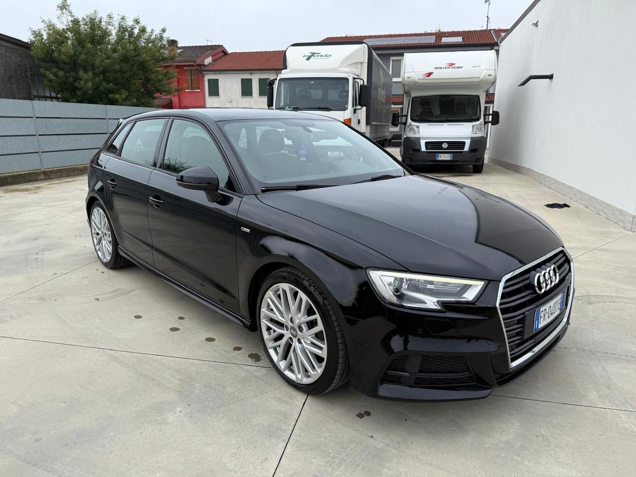 Audi A3 SPB 1.6 TDI S-Line interno esterno