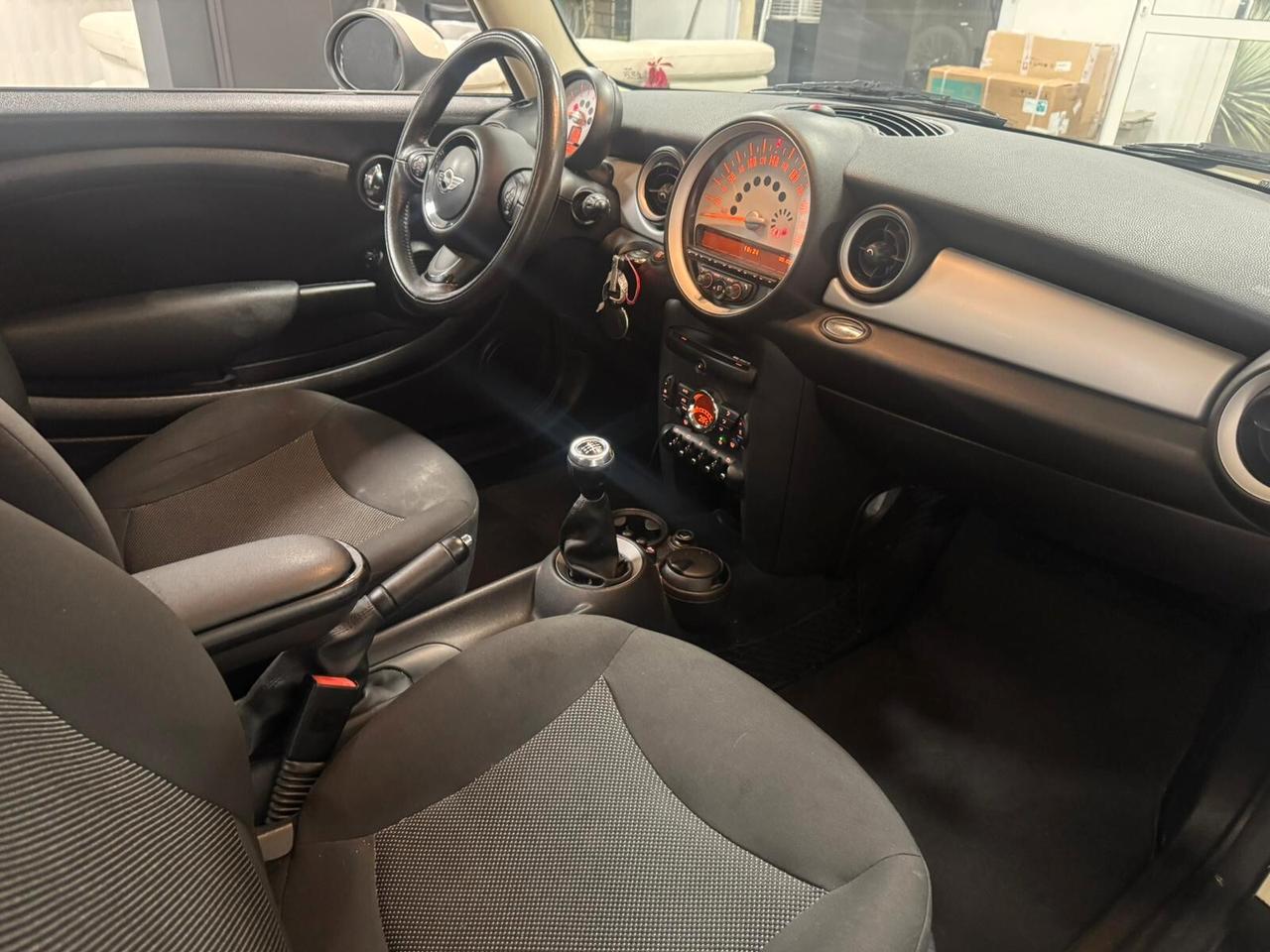 Mini 1.6 16V One (72kW)