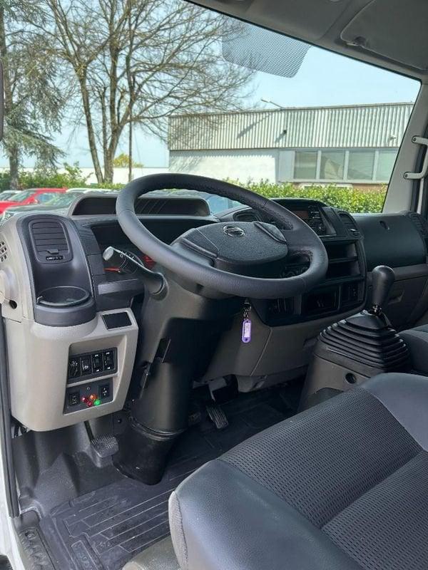 Nissan Cabstar NT 400 RIBALTABILE TRILATERALE PREZZO+IVA