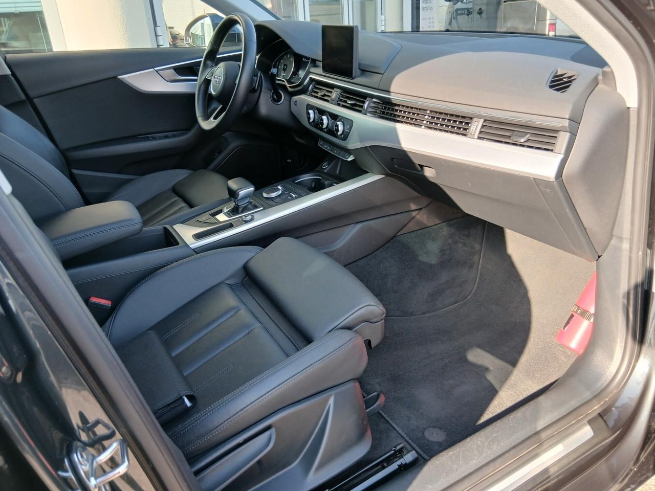C313 - Audi A4 Avant 40 g-tron S tronic Sport