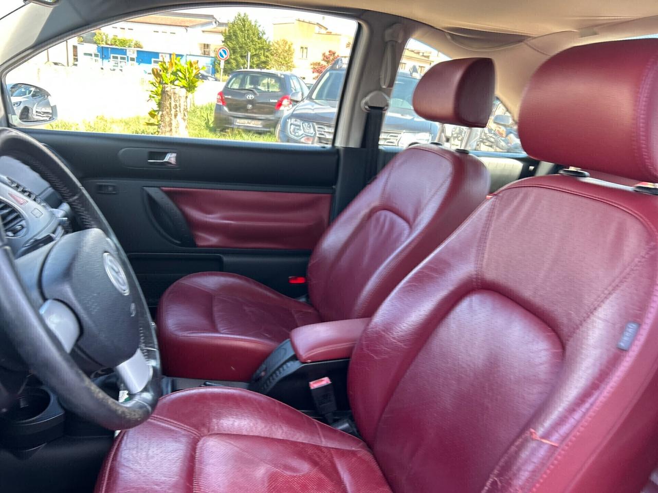 Volkswagen New Beetle 1.6 BENZINA