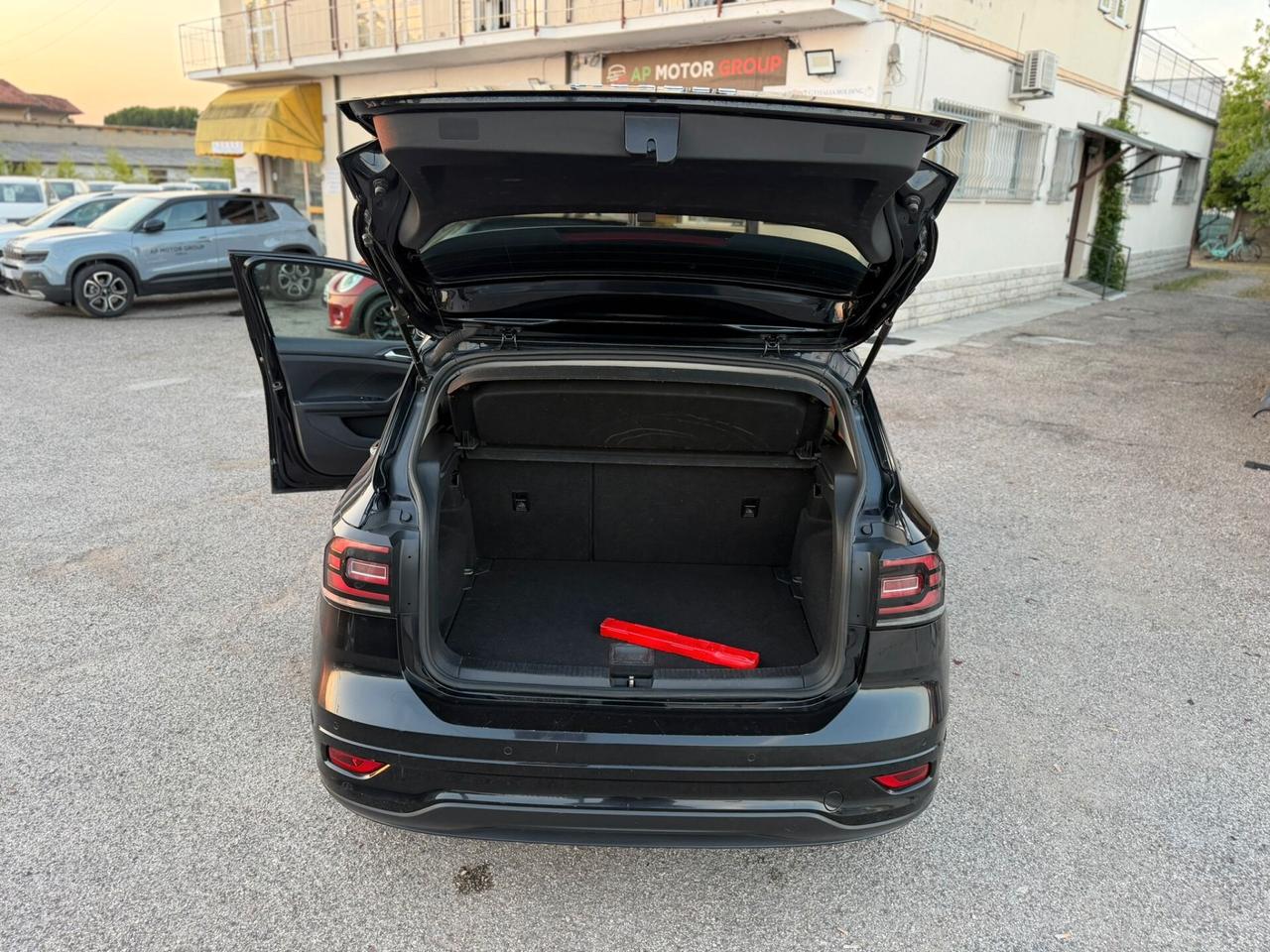 Volkswagen T-Cross 1.0 TSI Style BMT R-LINE