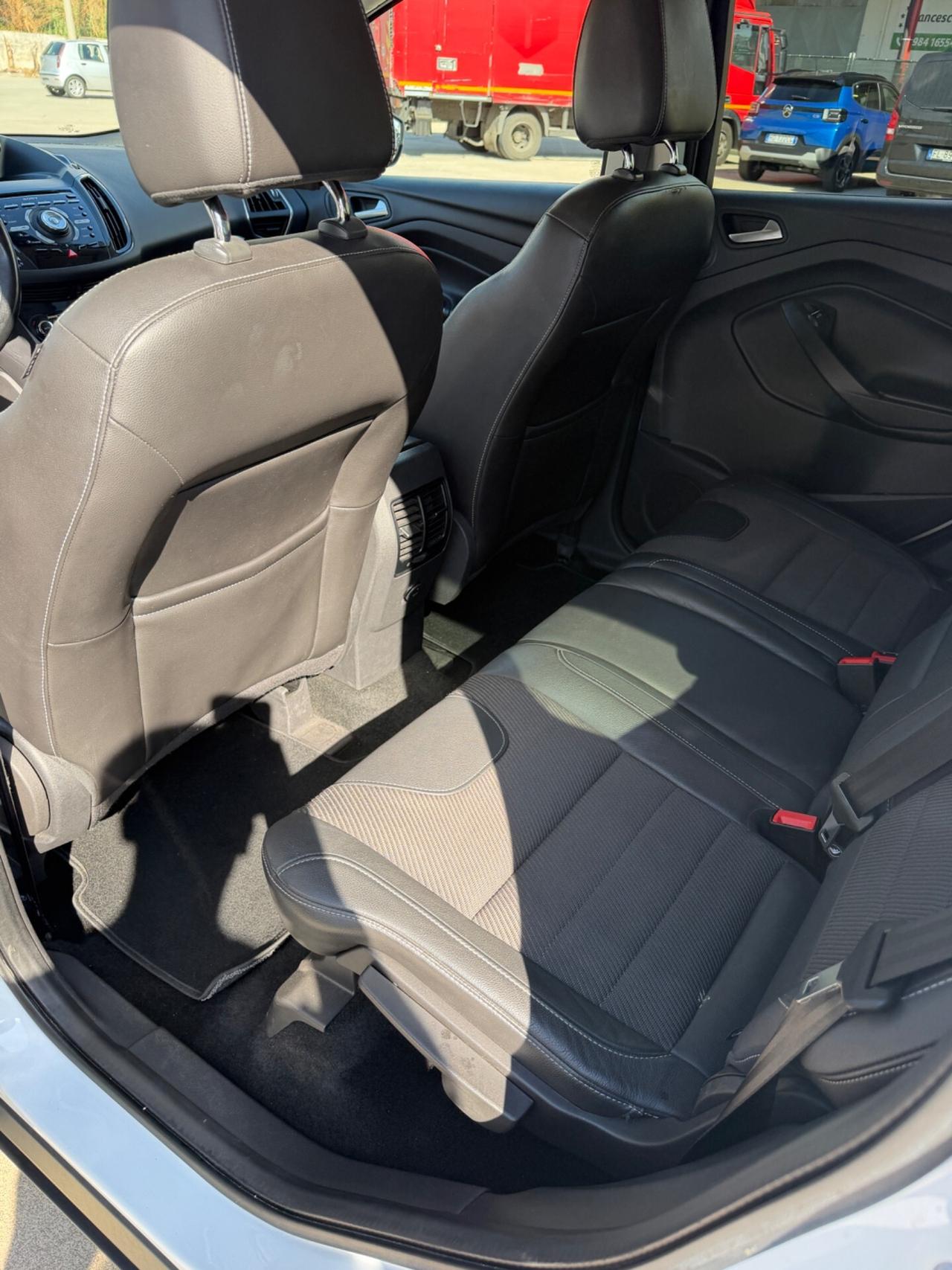 Ford Kuga 2.0 TDCI 163 CV 4WD Powershift Titanium