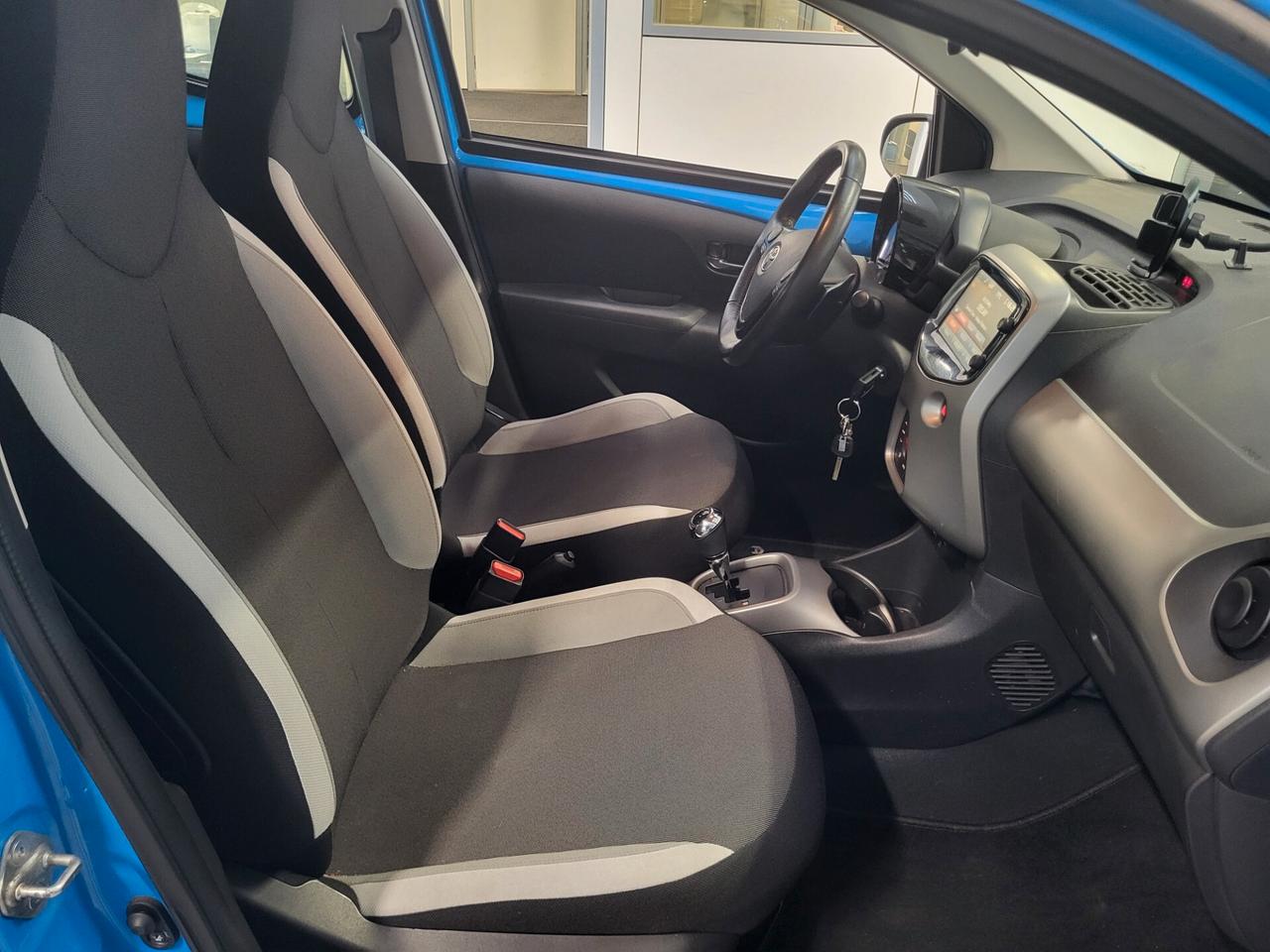 Toyota Aygo 1.0 VVT-i 69 CV 5 porte x-cool TSS MMT PREZZO REALE!!