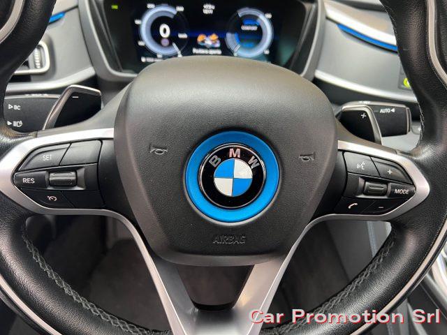 BMW i8 ibrida benzina /elettrica accessoriatissima