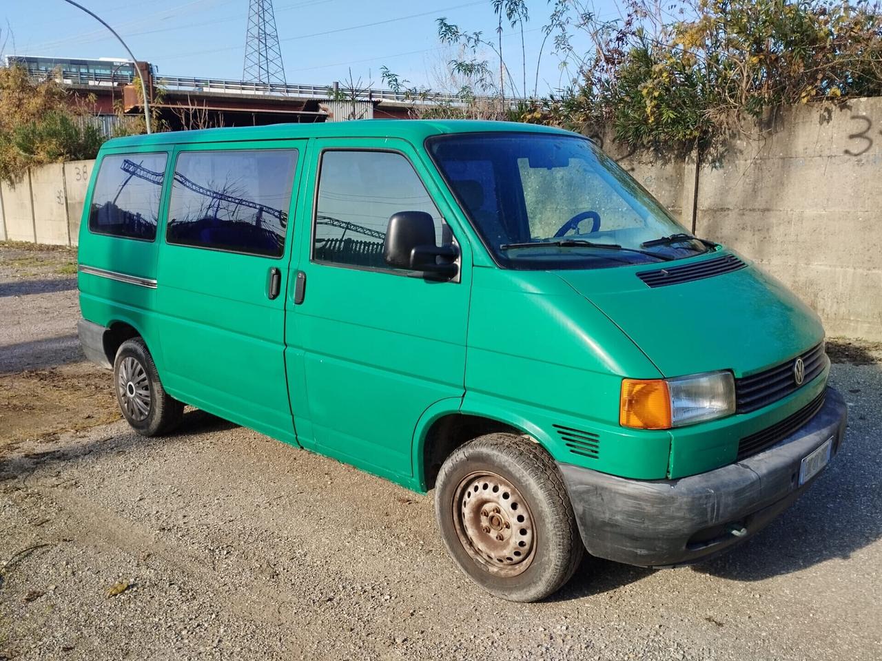 Volkswagen Transporter 2.4 D Caravelle