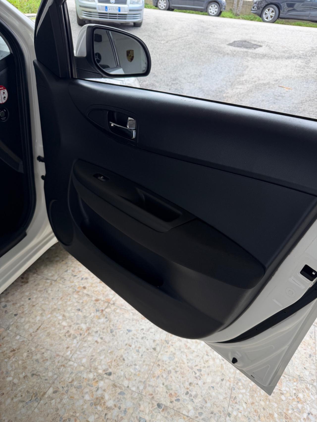 Hyundai i20 1.4 Turbo Diesel 2012