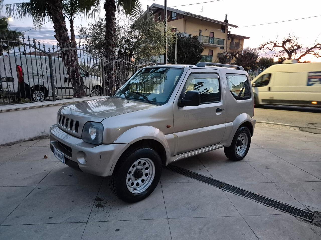 Suzuki Jimny 1.3i 16V cat 4WD JLX