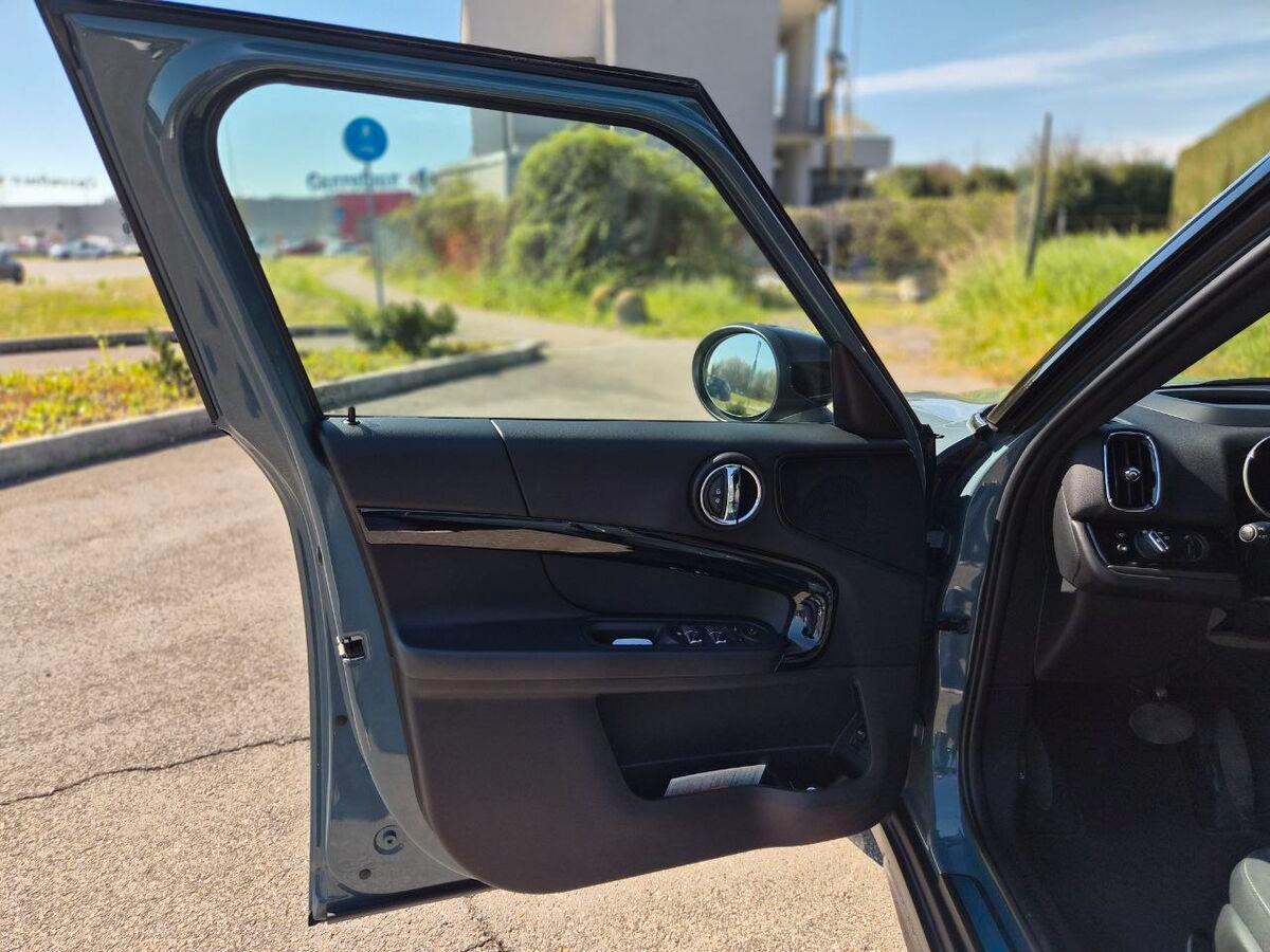 Mini Countryman 2.0 Cooper D Essential auto