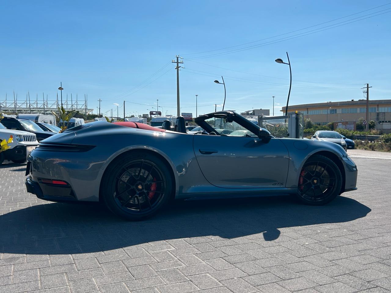 Porsche 992.2 911 Cabrio 3.6 Carrera 4 GTS auto 541 CV