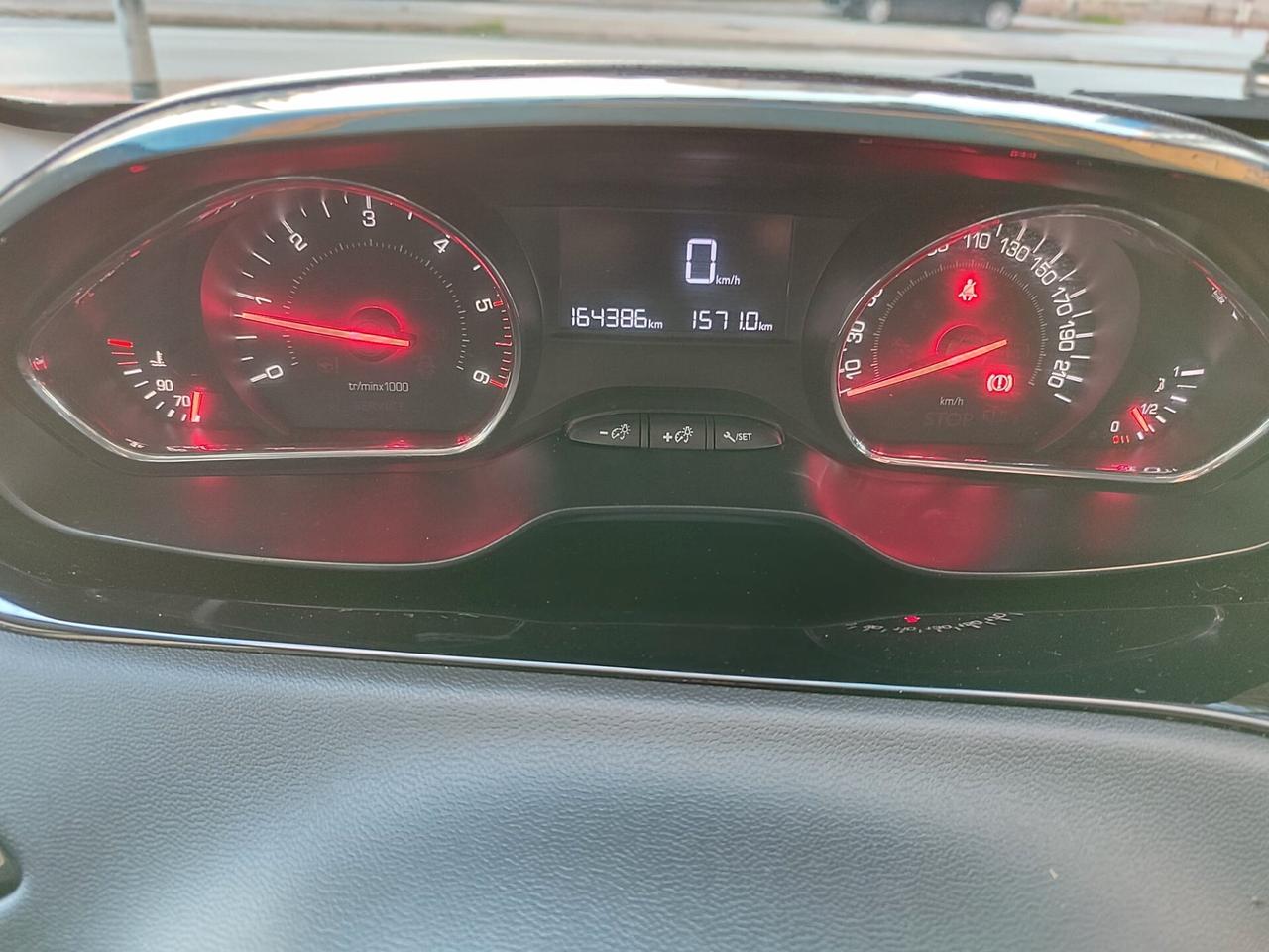 Peugeot 208 1.4 HDi 68 CV!!