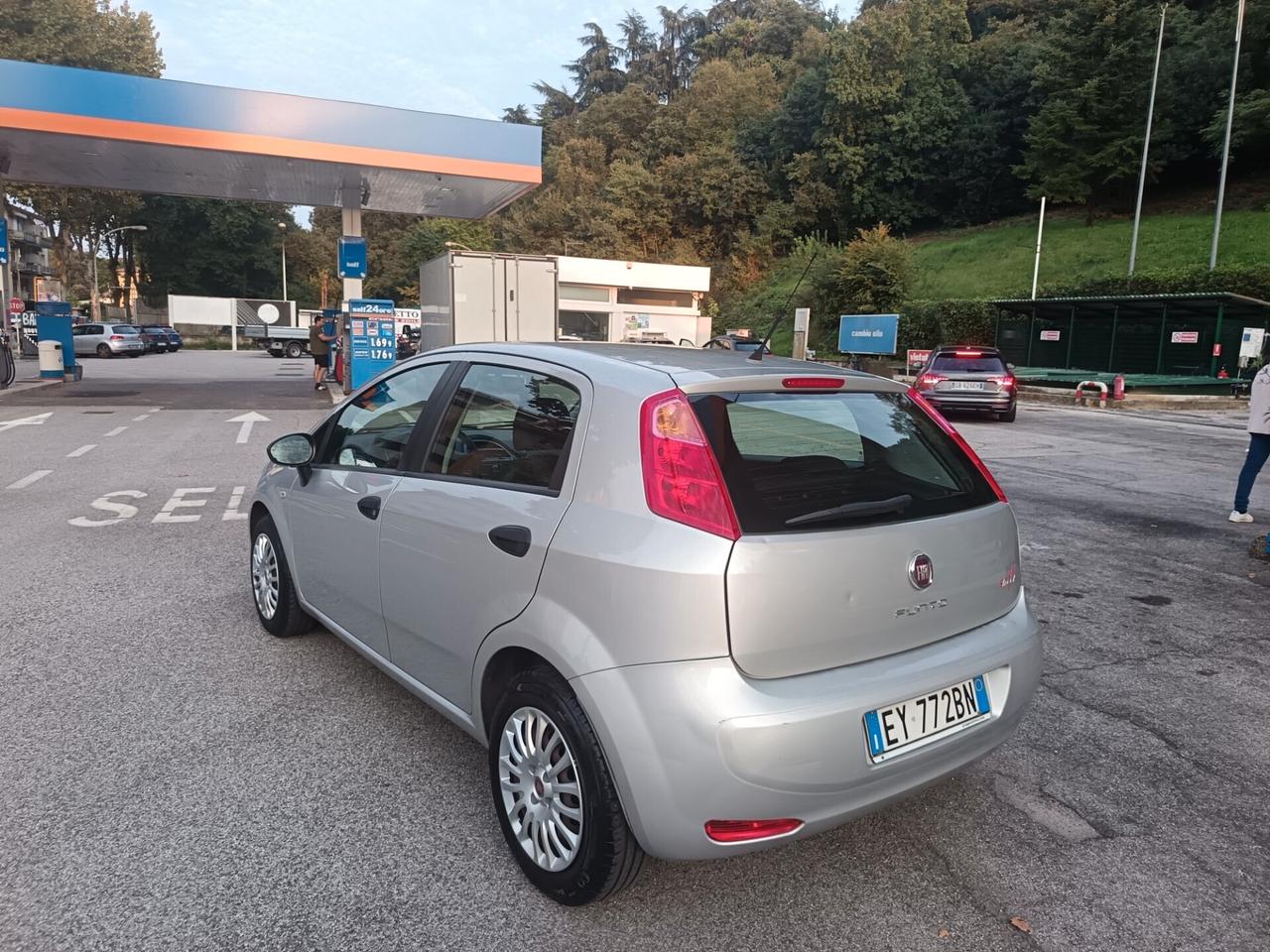 Fiat Punto 1.3 MJT II 75 CV 2015 ok neo patente
