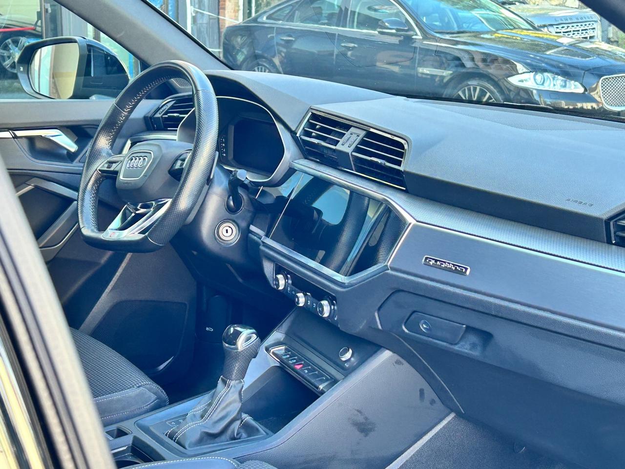 Audi Q3 40 TFSI quattro S tronic S line edition