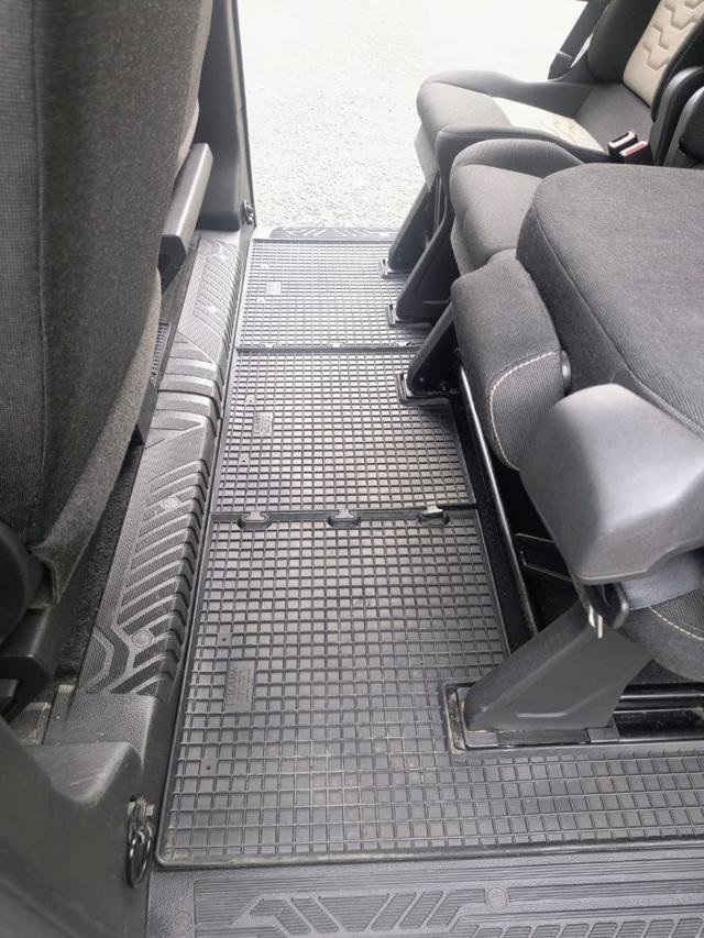 FORD Tourneo Custom 2.0 TDCi 170CV 8 POSTI