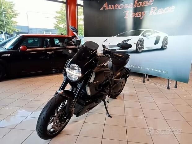 Ducati Diavel 1200 CARBON FINANZIABILE 6100KM