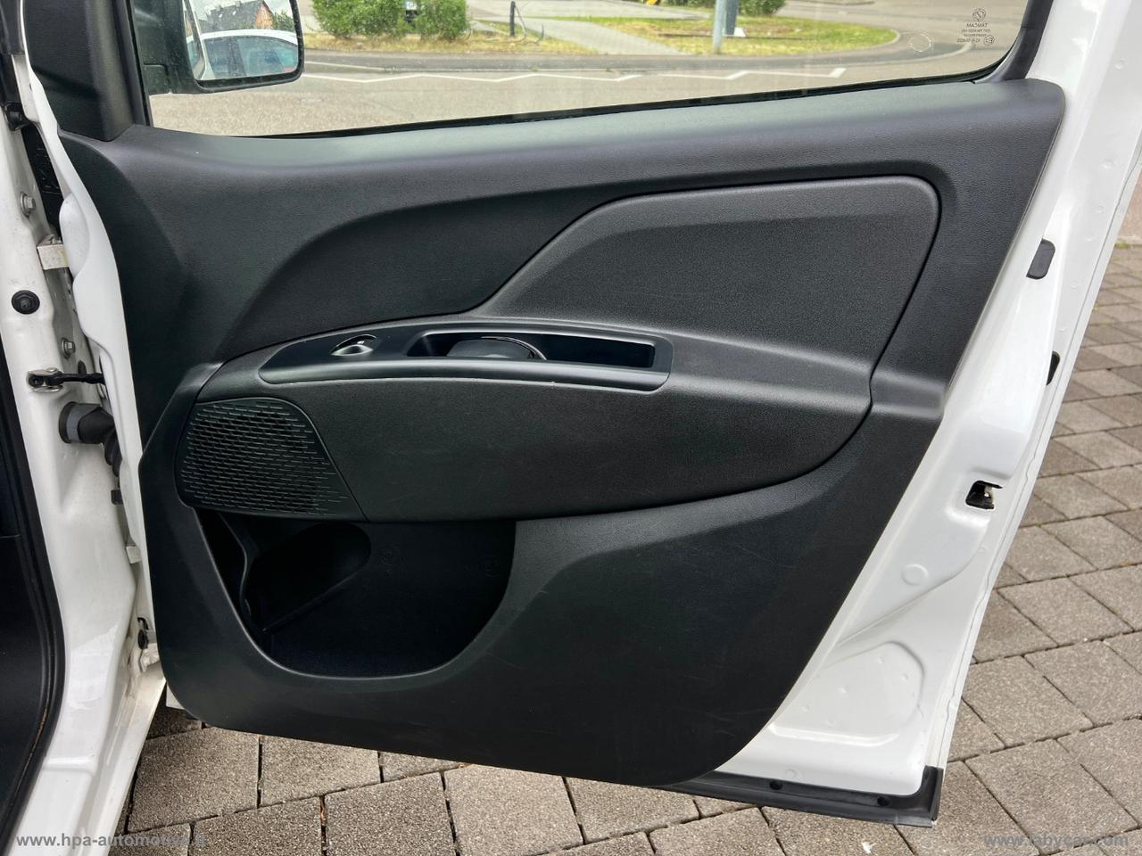 Doblò 1.6 MJT 120CV MAXI 3 POSTI