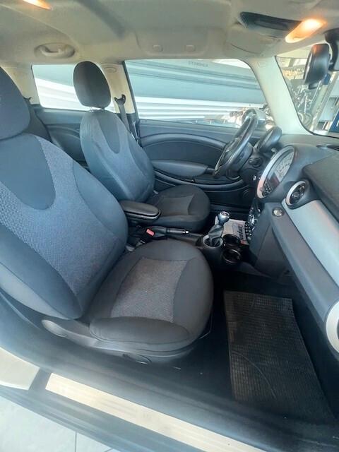 Mini 1.6 16V One (55kW)