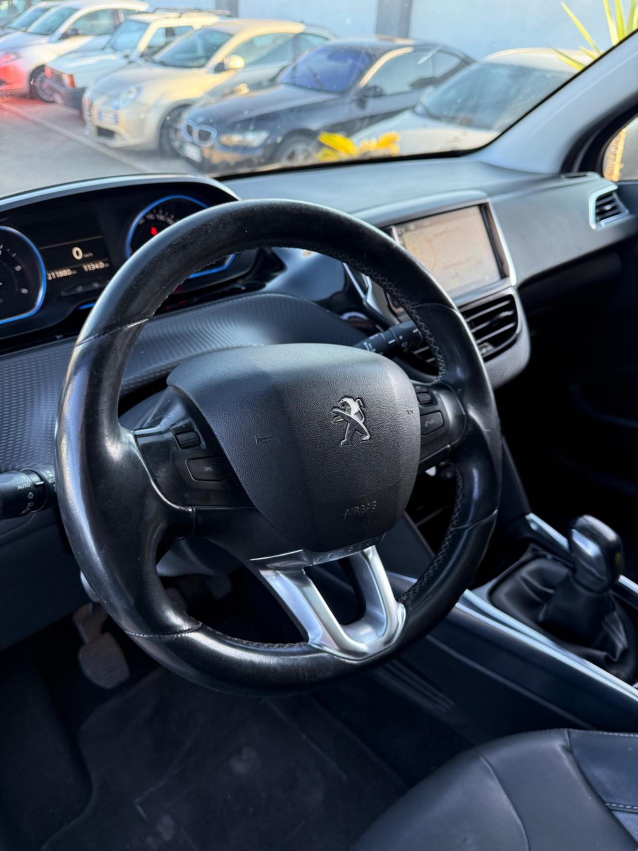Peugeot 2008 1.6 e-HDi 92 CV Stop&Start Urban Cross