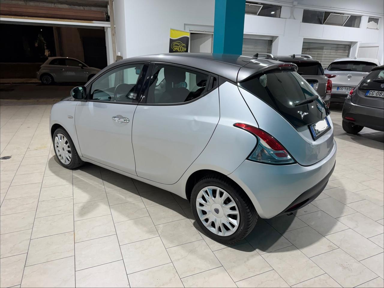 Lancia Ypsilon 0.9 TwinAir 85 CV 5