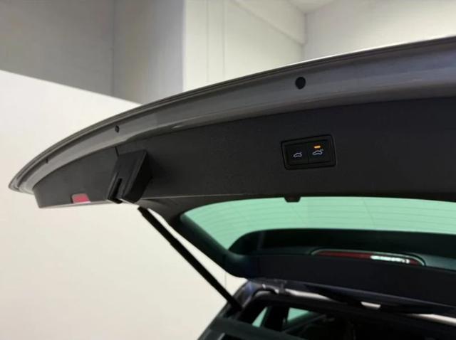 VOLKSWAGEN Tiguan 2.0 TDI DSG Advanced R-LINE Exterior Pack