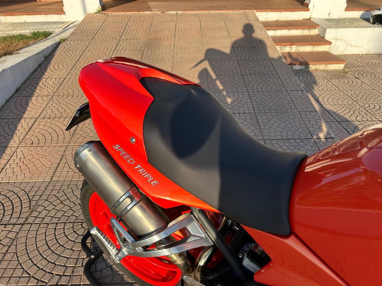 triumph speed triple 1050