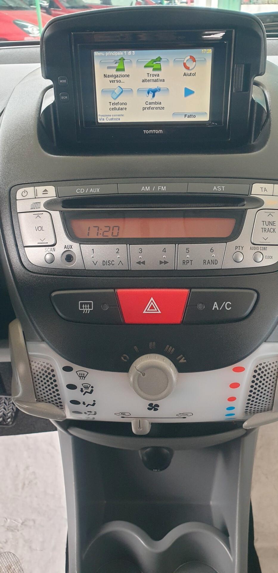 TOYOTA AYGO 1.0 BENZINA 4.450 CON VOLTURA E/5